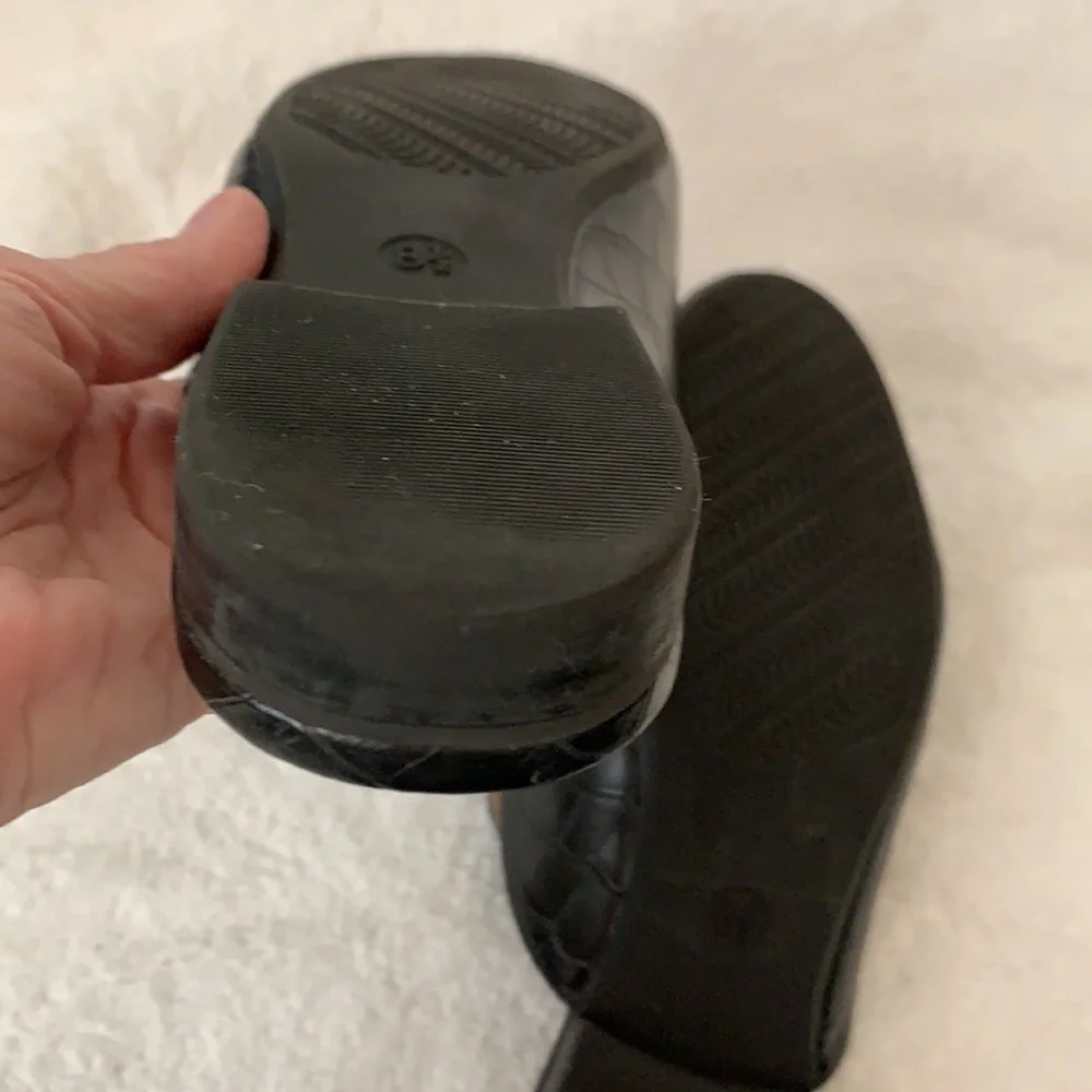 A New Day black slides - Picture 10 of 12